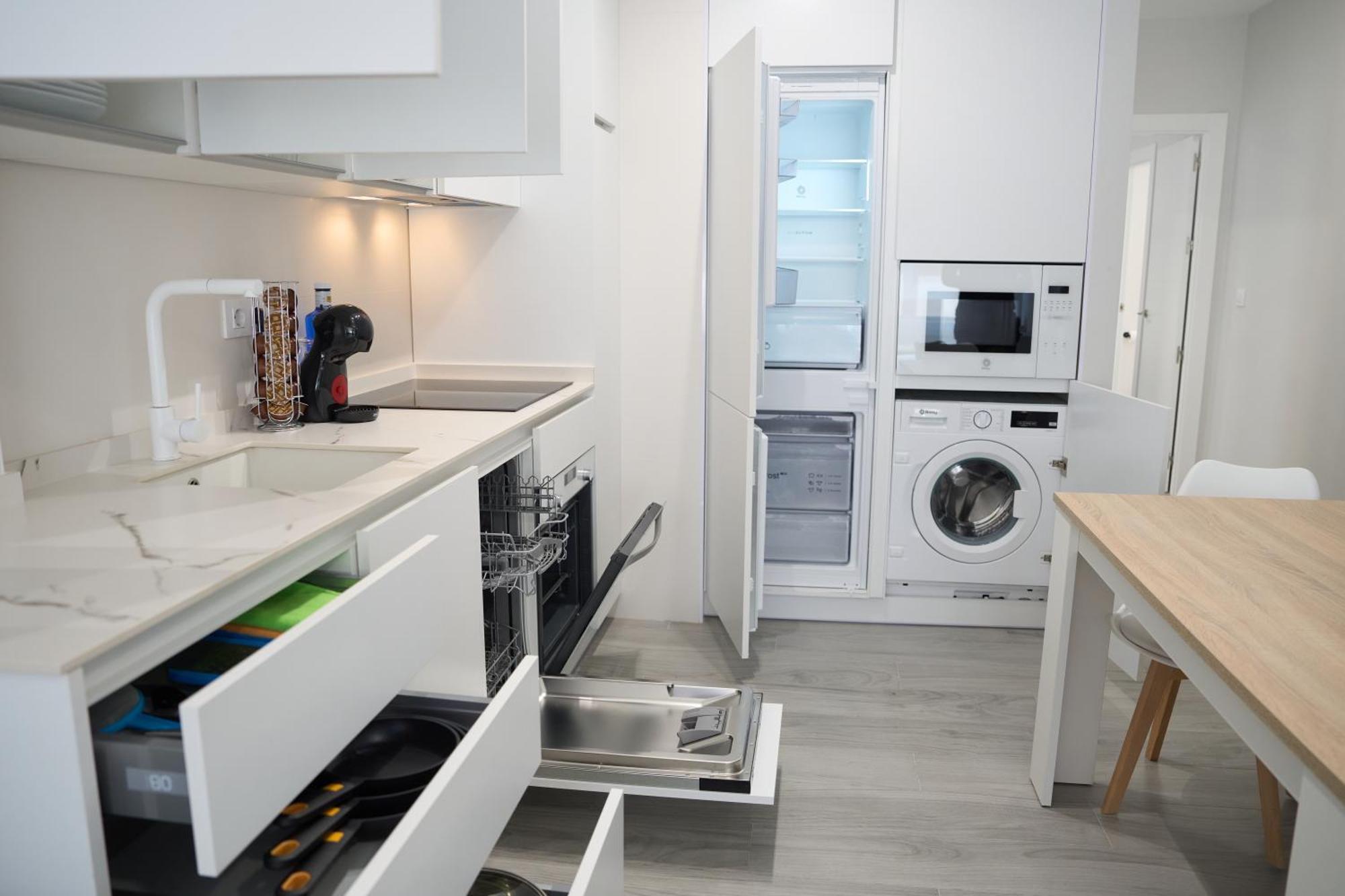 Paseo Maritimo - Apartamento A Estrenar, A Pie De Playa, Con 2 Banos Алмерия Екстериор снимка